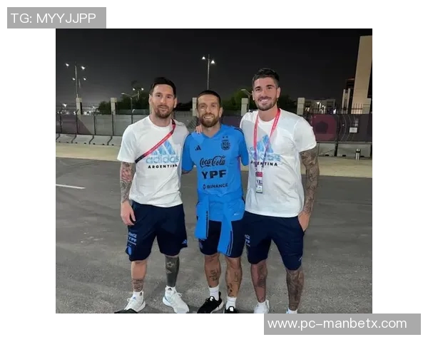 德保罗晒世界杯夺冠三周年纪念照身披球网叼雪茄感慨一切都值得