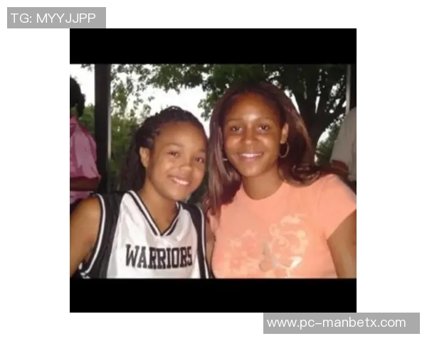 WNBA明星娜菲莎科利尔将进行双脚踝手术预计缺阵四到六个月